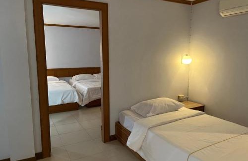 Chai Badan Hotel | Naraigrand Hotel (โรงแรมนารายณ์แกรนด์)