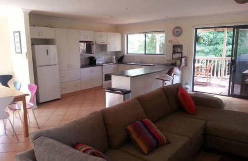 Narrawallee House | NARRAWALLEE HOLIDAY HOUSE