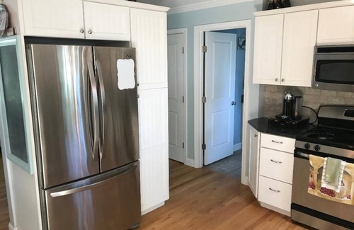 South Kingstown House | NARROW RIVER GEM: Kayaks, Mins to Gansett Beach, Central AC, Boat Ramp, LOCATION