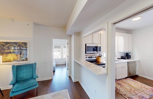 West End Apartment | Nashville West End Getaway