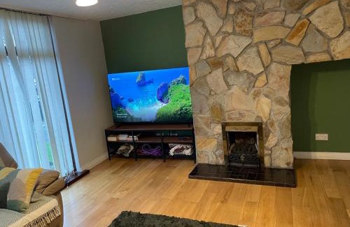 Belfast House | Nature City Blend Cozy 3 BR