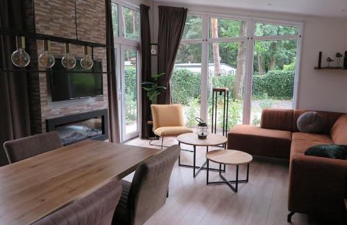 Bosgebied Hoenderloo House | Nature-Connected Modern Stay