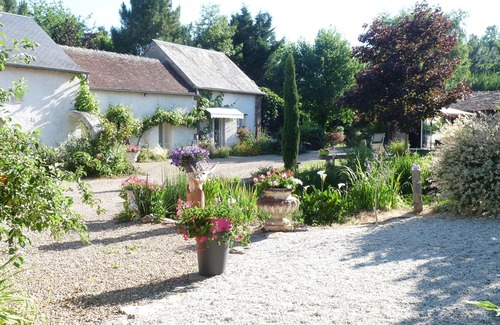 Chateau du Loir Bed & Breakfast | nature detente B and B
