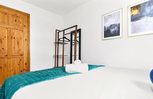 Munster Apartment | Nature in the City: 2BR Flat with Outdoor- OLD