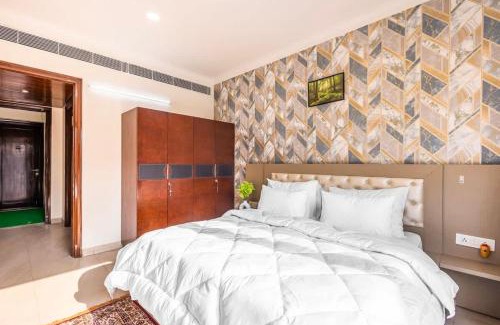 Sector 40 Apartment | Nature-inspired luxury 1 BHK