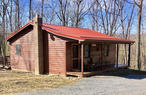 Upper Tract Cabin | Nature's Paradise in Upper Tract near Smoke Hole