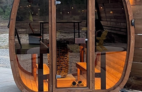 Traverse City Cabin | Nature's Ridge TC | Pickleball Lodge Retreat Home