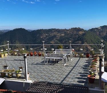 Mukteshwar Apartment | Naturescape Villa with Terrace