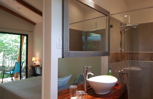 Pinilla Hotel | Naturist lodge for 6 people. Comprising 3 bungalows with swimming pool.