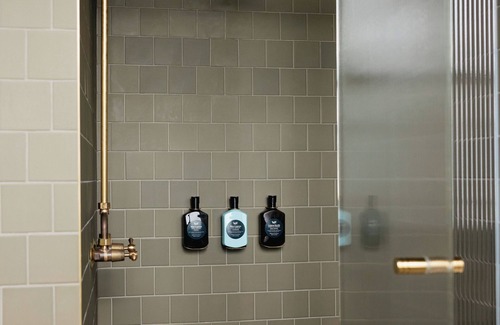 Parkville Hotel | Naughtons Hotel