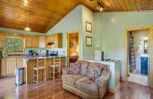 Gatlinburg - Pigeon Forge Cabin | Naughty by Nature by Jackson Mountain Rentals