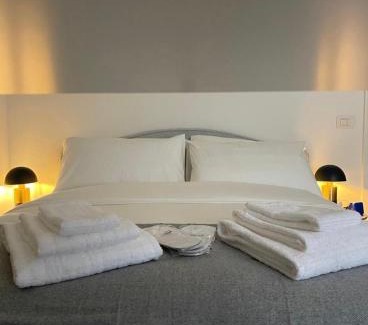 Lorenteggio Apartment | Naviglio Suite - Eleganza e Relax a 2 Min dalla M4 e dai Navigli