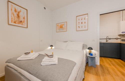 Lorenteggio Apartment | Naviglio Suite - Eleganza e Relax a 2 Min dalla M4 e dai Navigli