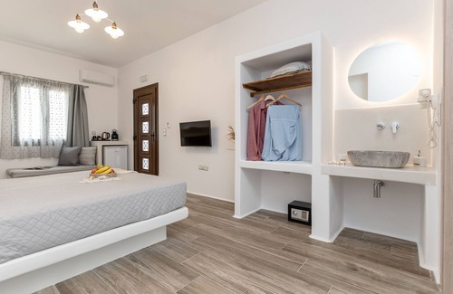 Naxos Town Hotel | Naxian Air
