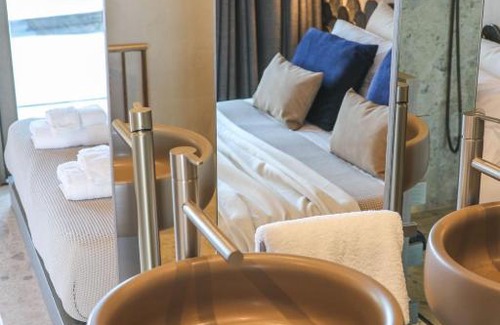 Naxos Hotel | Naxos Rhyton