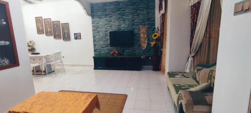 Kota Tinggi Apartment | NazAnie Homestay