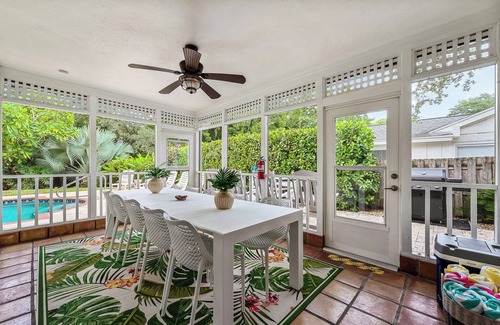 West Bradenton House | Near Anna Maria Island! Game Room! Pool! Hot Tub
