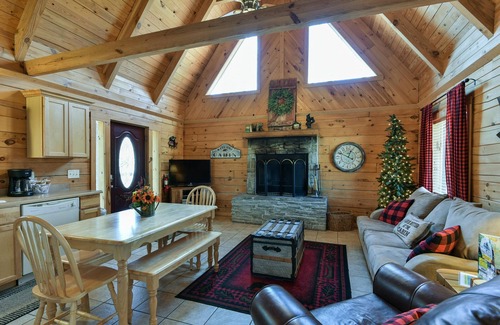 Branson Cedars Cabin | Near Big Cedar and Thunder Ridge/Great for families
