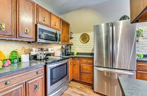 Naples Cabin | Near Canandaigua Lake: Retro Cabin w/Deck & Views