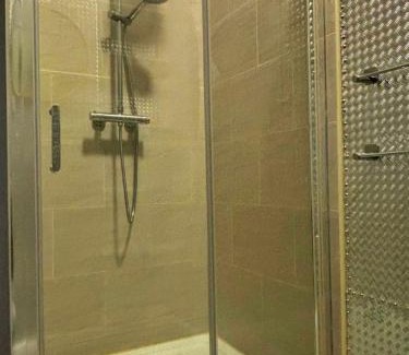 Birkenhead Apartment | Near City-Birkenhead rooms for 3