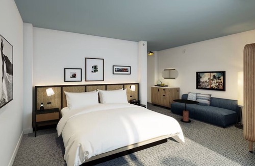 Diamond Head - Kapahulu - St. Louis Hotel | Near Diamond Head State Monument | Room w/Lanai
