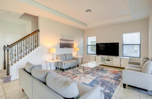 Haines City House | Near Disney and Legoland Spacious Poolside Oasis!