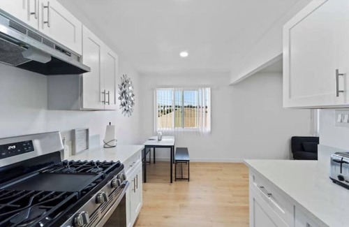 Norwalk Apartment | NEAR Disney, Knotts, Beachesnn