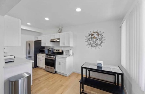 Norwalk Apartment | NEAR Disney, Knotts, Beachesnn