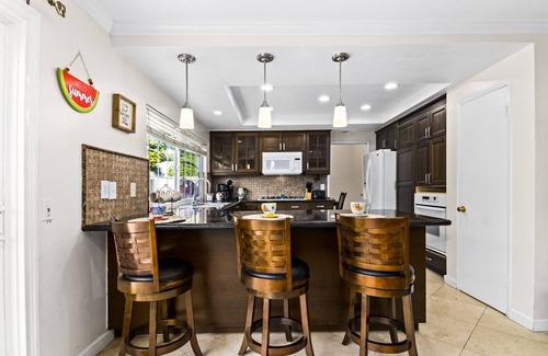 Fullerton House | Near Disneyland: Splash-tastic Family Vacation!