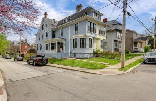 East Walnut HIlls House | Near Dtwn, Dining and Bars Spacious Cincy Home Base