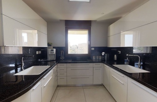 Mamilla Apartment | ♥Near KING DAVID HOTEL ♥Nice 3 bdrs with balcony ♥