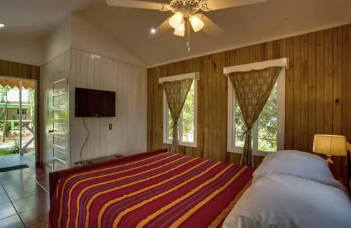 San Ignacio Cabin | Near Macal River Walk Distance To Town Wifi TV Cabana- MB