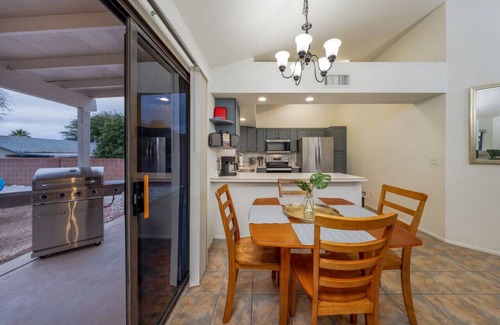 Eastside House | Near NW Hospital/Garage/3 BR & 2 BA/Fenced