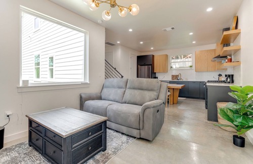 Rosewood House | Near Restaurants & Parks: Home 3 Mi to Dtwn Austin