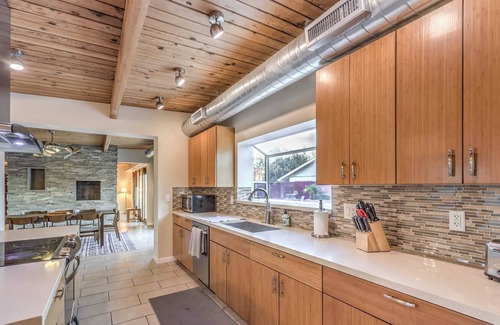 Rancho Oakey House | Near Strip Oasis with Pool, 3 BR - Extended Stay