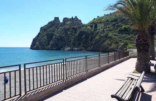 Sant'Alessio Siculo Apartment | Near Taormina vacation home m.20 from the sea