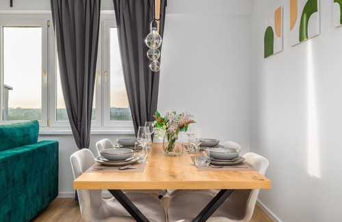 Nowe Miasto Apartment | Near the Warta River Poznan by Renters