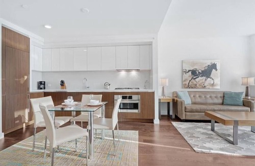 Midtown West Apartment | near Times Square 1 Deluxe BR | Kitchen + Washer/D