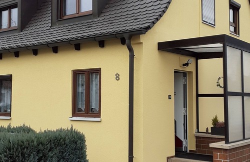 Gartenstadt Apartment | Nearby, trade fair, harbor, stadium, arena, city, good bus connection for 2 persons