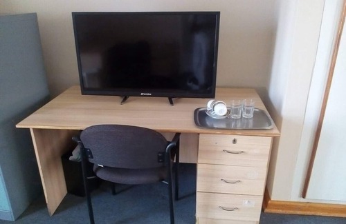 Harare Apartment | Neat guest suite with office corner - 2101