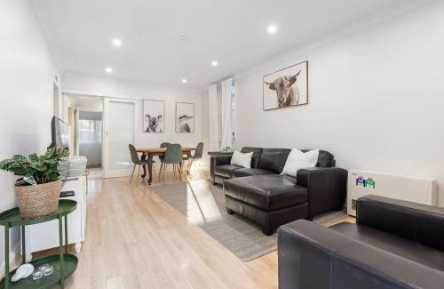 Orange East House | Neat & Tidy Home in Trendy East Orange - Sleeps 4