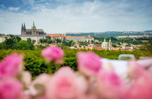 Mala Strana Apartment | Nebozizek Hotel a Restaurant