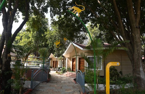 Pachmarhi Resort | Neelam Foresteria Resort