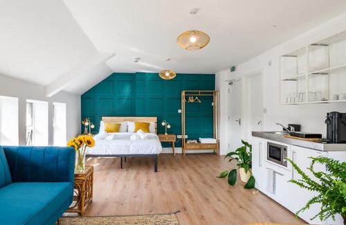 Riverside Apartment | Neighbourhood Bedrooms