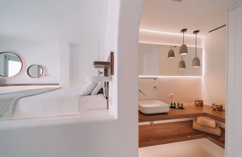 Megalochori Hotel | Nelya Suites