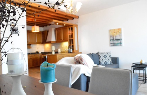 Mavrikiano House | Neptune Beach Apt !