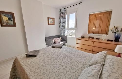 Carretera de Cadiz Apartment | Neptuno Apartment: Sun, beach and relax in Huelin