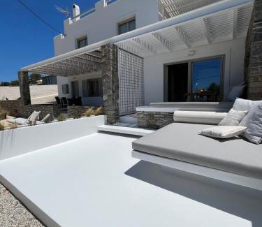Parasporos Apartment | Neso seafront studio Paros