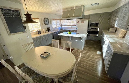 Lone Pine House | Nestled in nature with views of the Alabama Hills, Sierras and Inyo Mountains