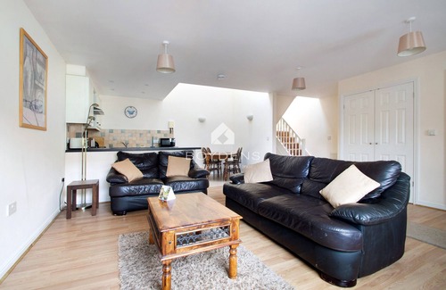 Frinton-on-Sea House | Nestled in the heart of Frinton on Sea is this terraced mews cottage offering open plan living